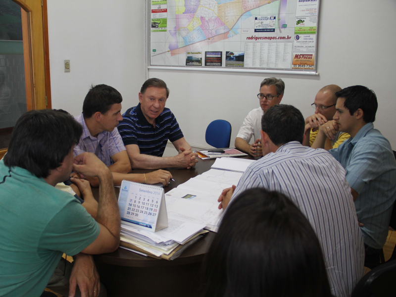 EXECUTIVO SE REÚNE COM A CORSAN